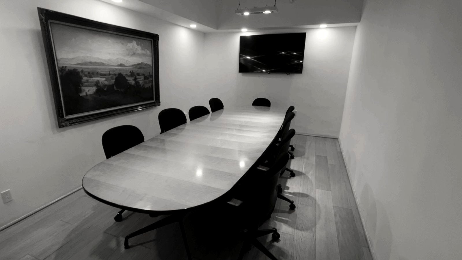 Sala de juntas para evaluaciones de riesgo y gobernanza corporativa